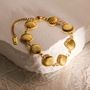 18k Gold Pvd Coated Waterproof Tarnish Free Shell Bracelet Bracelet Shell Mooiste Boutique 1